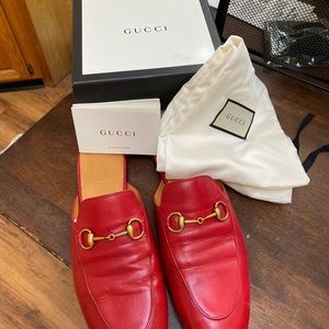 Gucci Malaga Kid in Hibiscus Red